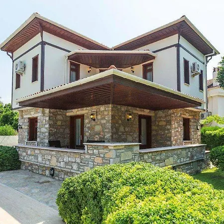 Villa Stunning 4-Bed Villa Celik 4 Bedrooms All Ensuite Dalyan